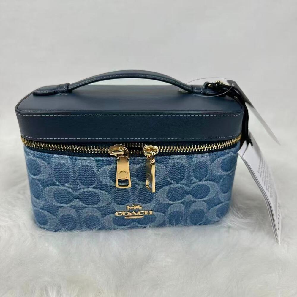 Coach Cosmetic Case in Signature Denim Gold/Indigo CDC16 New - Picture 2 of 5
